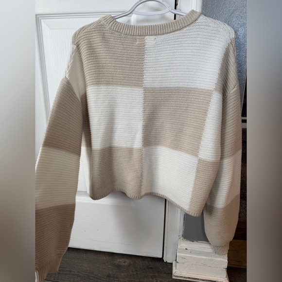 Moon & Madison Checkered Sweater - Picture 5 of 6